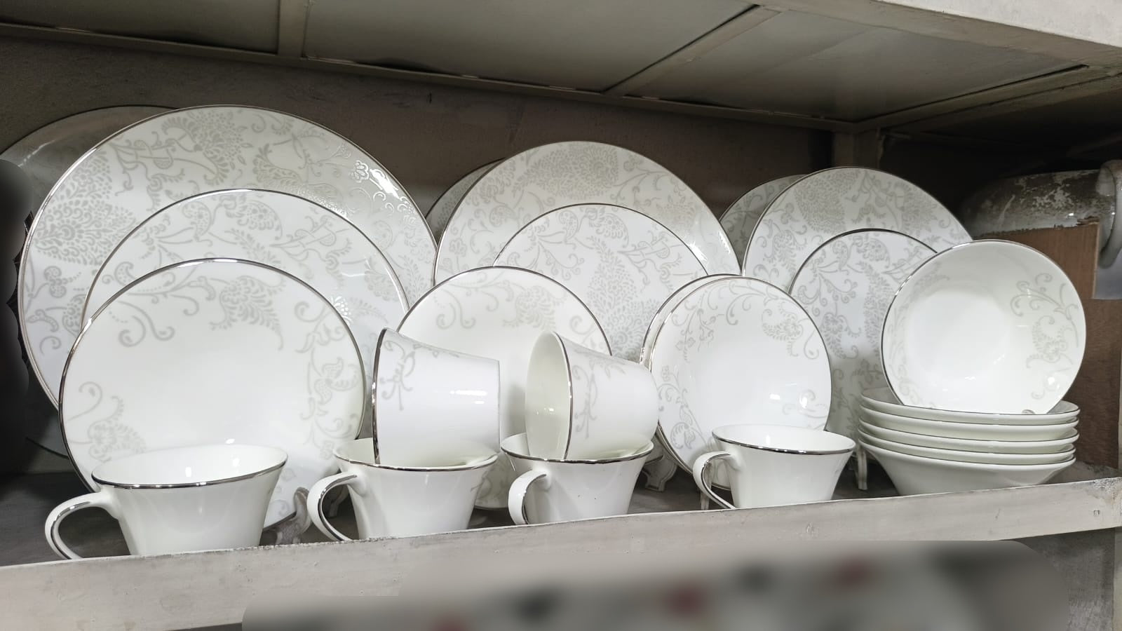 32 Pcs Bone-China Ceramic Dinner Set CGA0530