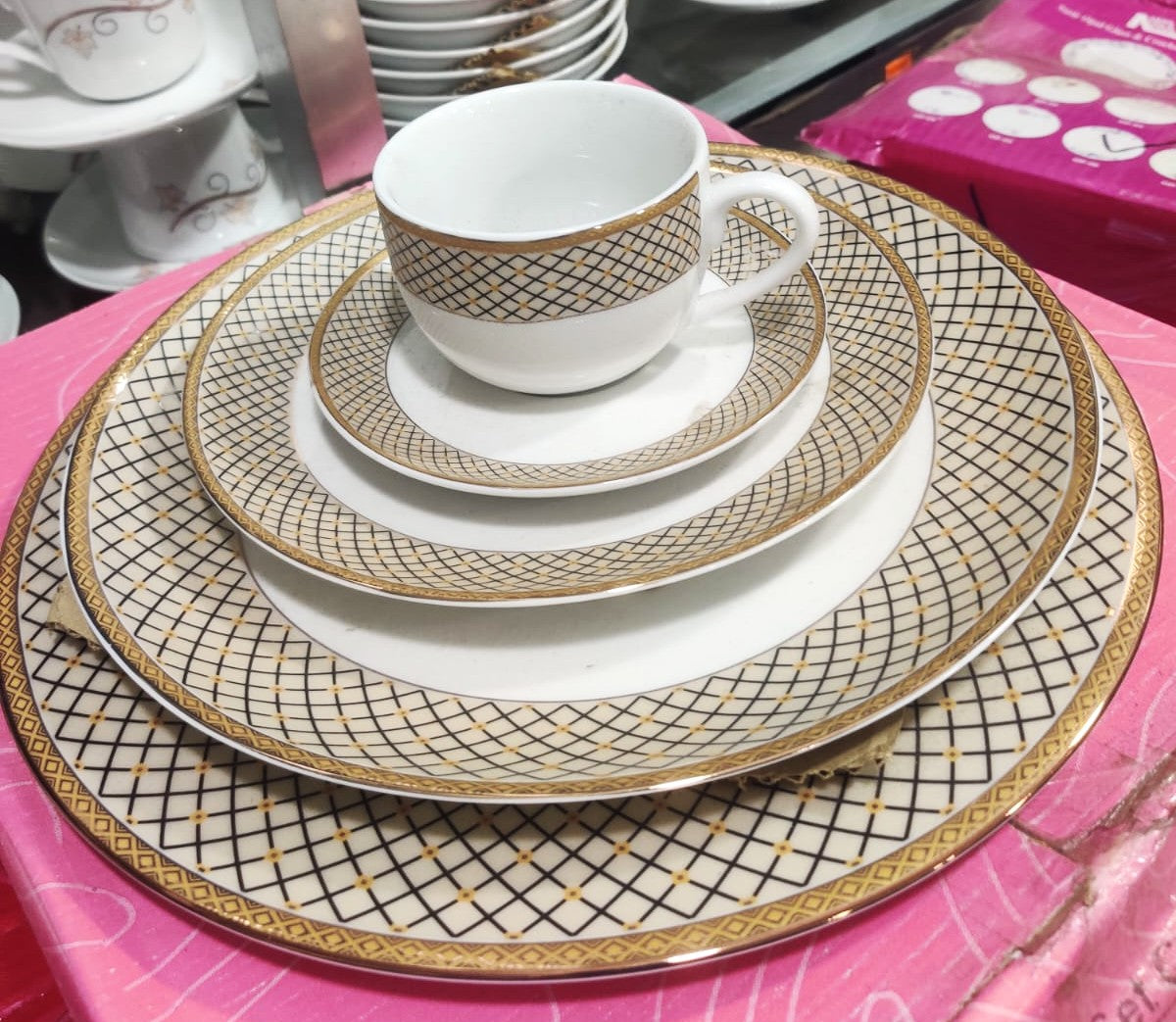 32 Pcs Ceramic Dinner Set CGA0483