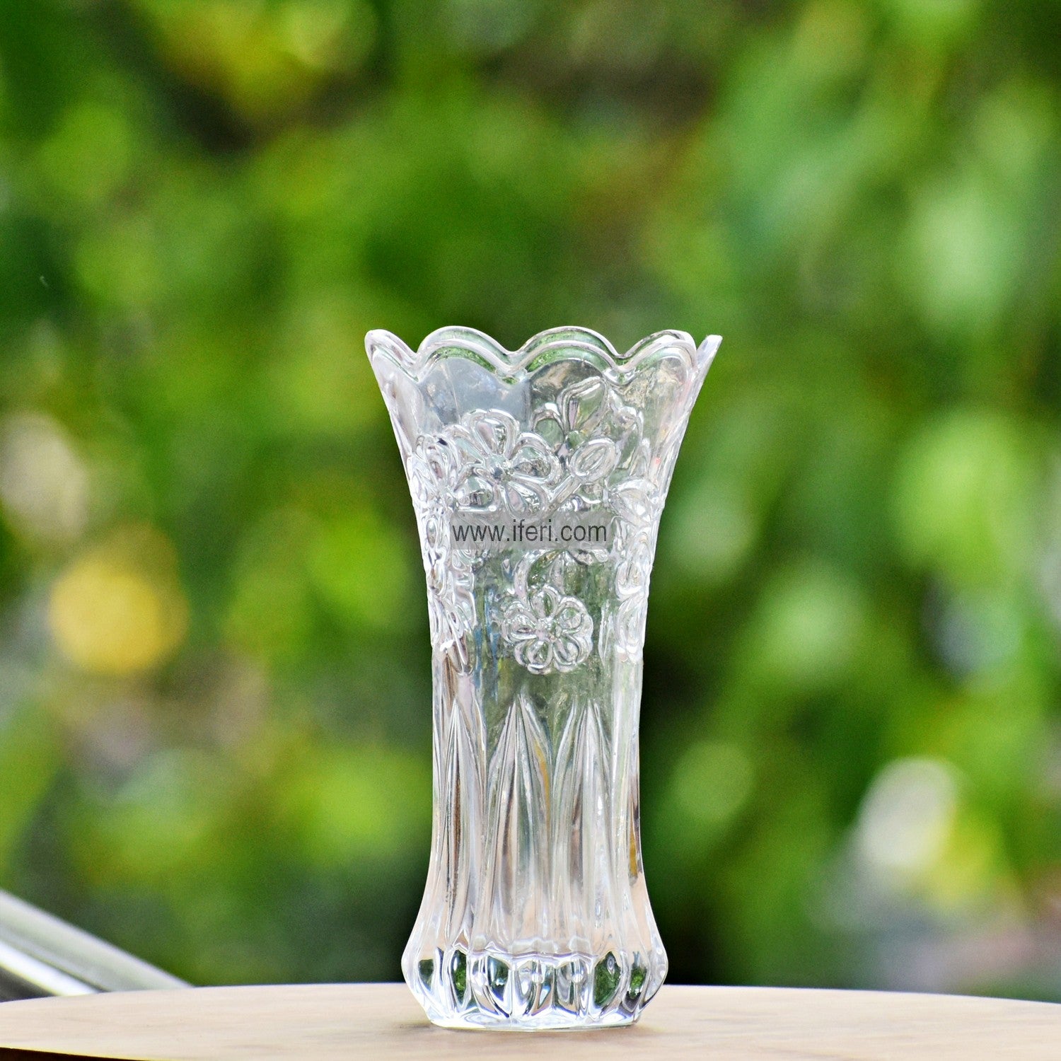 7.5 Inch Glass Decorative Flower Vase IQ1788