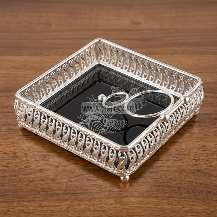 7 Inch Metal Decorative Tissue Holder HR2515
