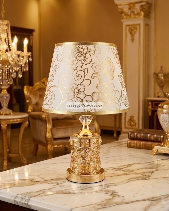 Crystal Table Lamp with Gold Decorative Base IQ129