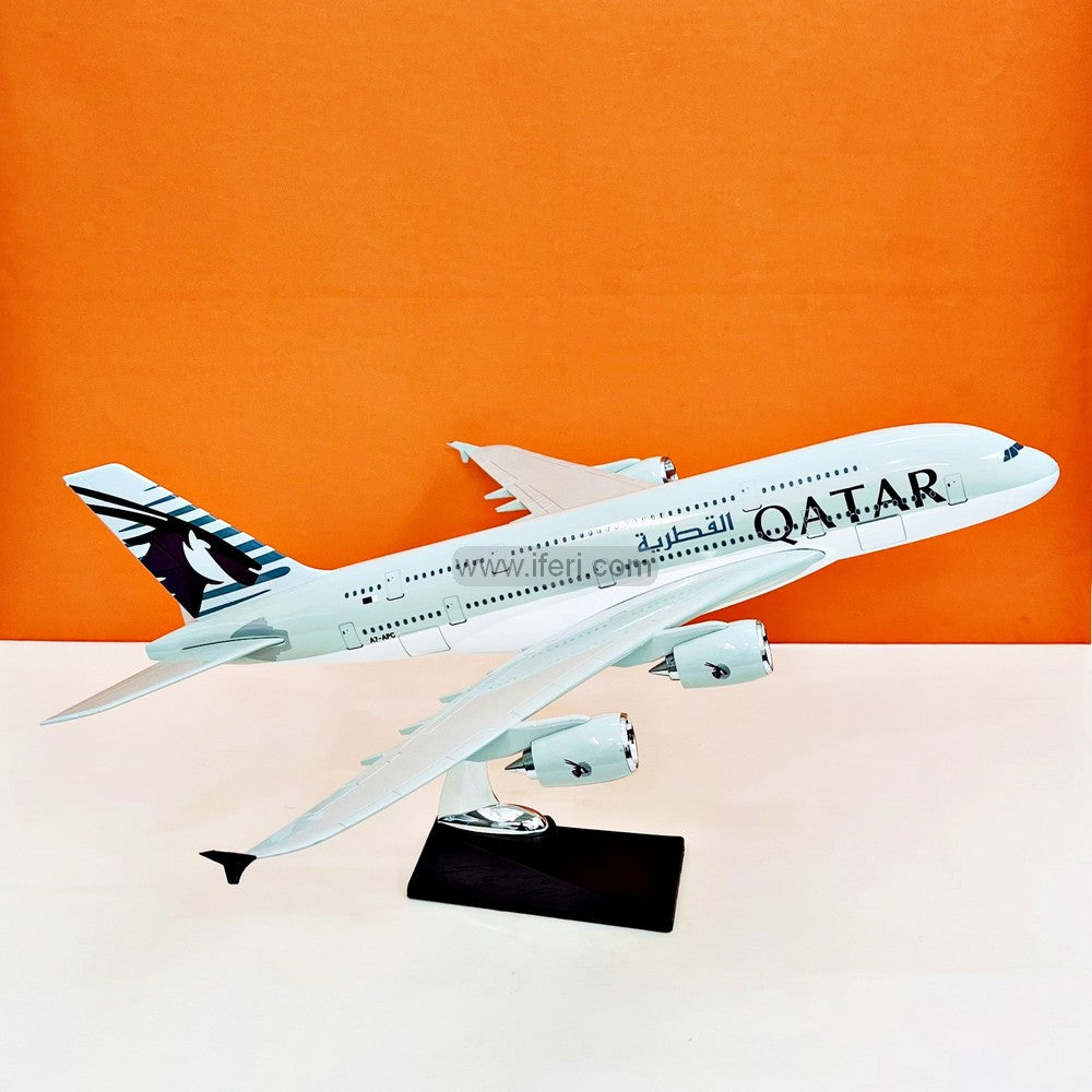 17.5 Inch Die Cast Resin Qatar Airways Airplane Model Toy Showpiece with Base RY2889