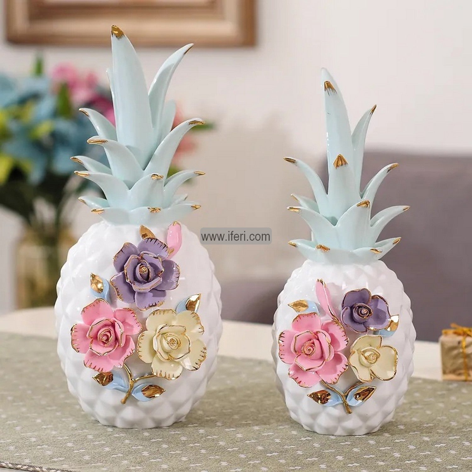 2 Pcs Ceramic Decorative Pineapple HR6427