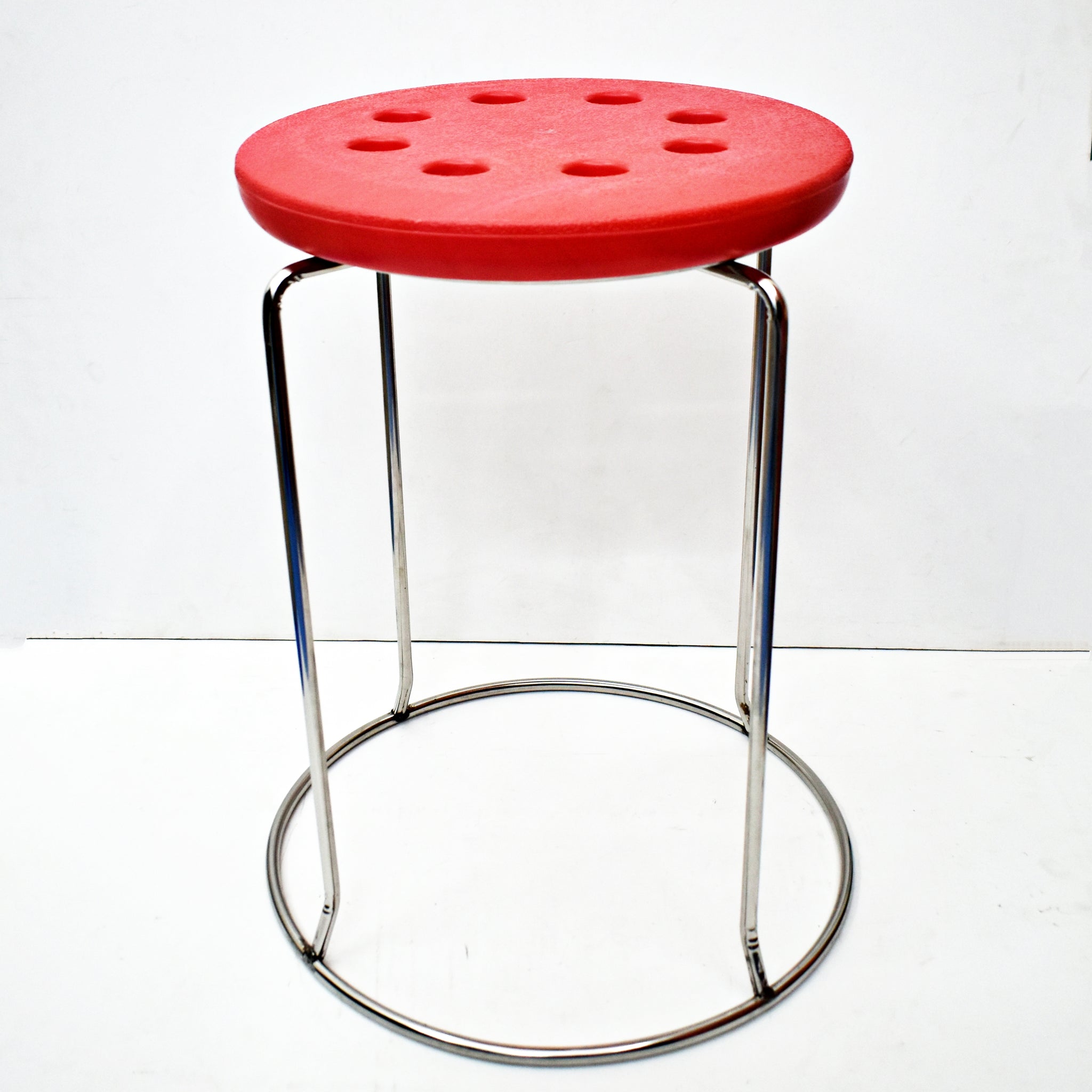 Metal stool - Heavy plastic top - GVT002